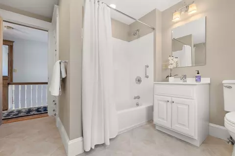 14 Hull St, Beverly, MA 01915 photo 21