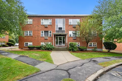 1105 Lexington St #9-2, Waltham, MA 02452
