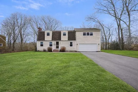 45 Greenfield Rd, Westport, MA 02790
