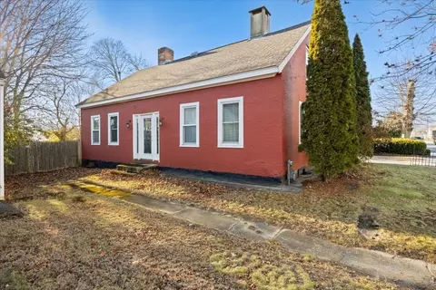 24 First St, Taunton, MA 02780