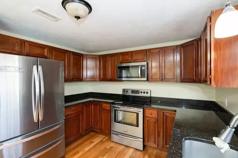 83 Massasoit Rd, Worcester, MA 01604 photo 3