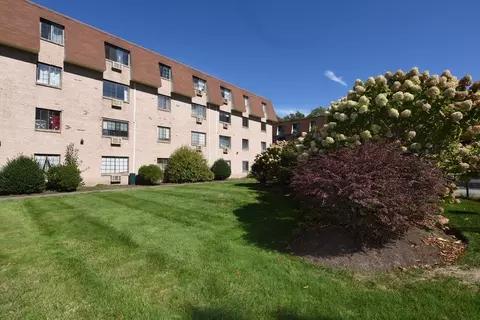 135 Grove St #133, Rockland, MA 02370