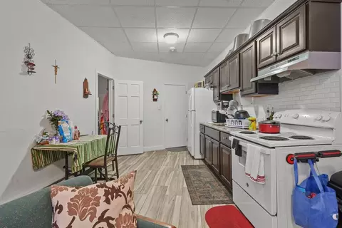Entry Way - 1792 Pleasant St, Fall River, MA 02723 photo 1 of 3