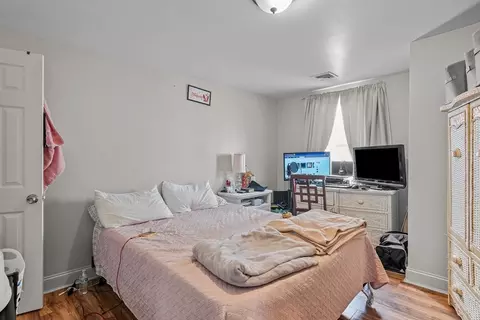 Bedroom - 1792 Pleasant St, Fall River, MA 02723 photo 3 of 5