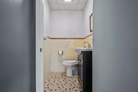 Bath - 1792 Pleasant St, Fall River, MA 02723 photo 6 of 7