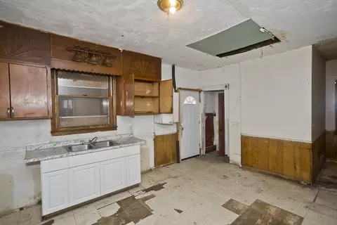 88 Marble St, Springfield, MA 01105 photo 4