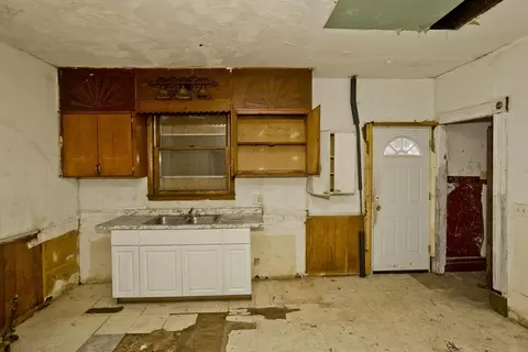 88 Marble St, Springfield, MA 01105 photo 3
