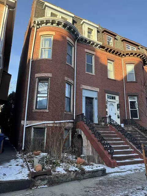 746 E 4th St, Boston, MA 02127