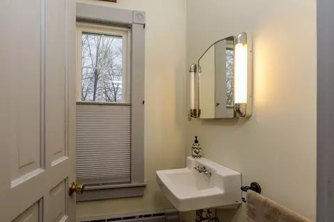 Bath - 225 Wallingford Ave, Athol, MA 01331 photo 1 of 3