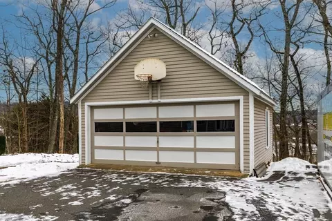 Exterior - 225 Wallingford Ave, Athol, MA 01331 photo 3 of 7