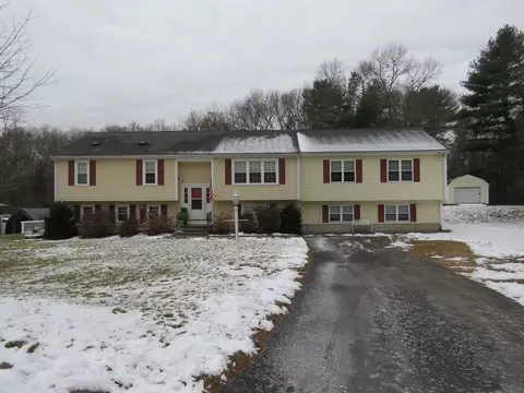 Exterior - 52 Ward St, Raynham, MA 02767 photo 2 of 3