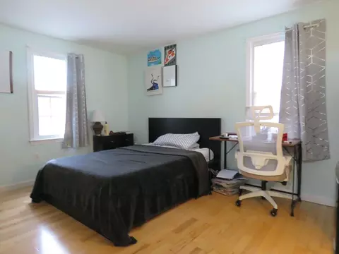 Bedroom - 52 Ward St, Raynham, MA 02767 photo 3 of 6