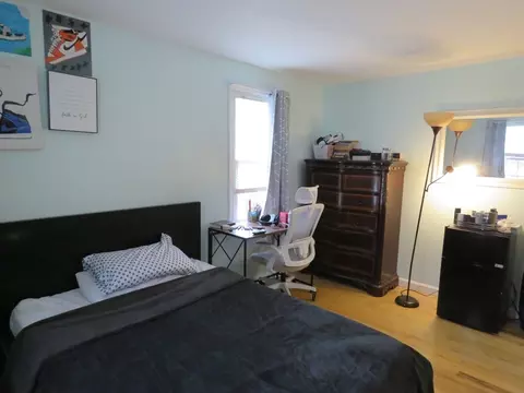 Bedroom - 52 Ward St, Raynham, MA 02767 photo 4 of 6