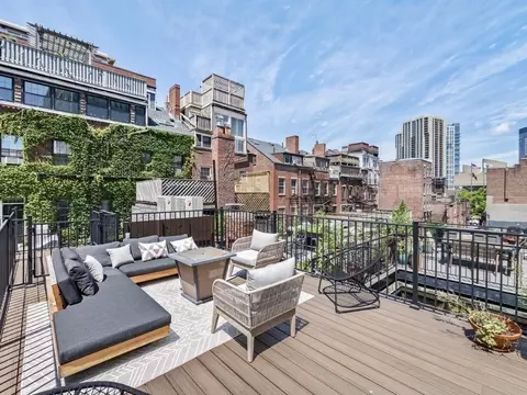 33-35 Bowdoin St #3, Boston, MA 02114