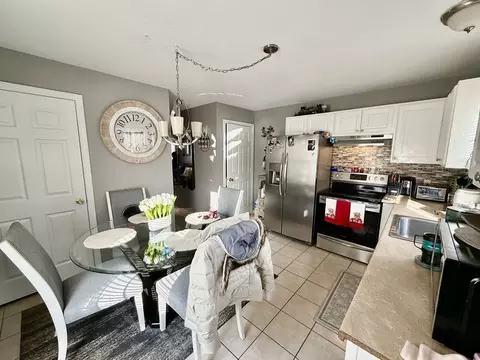 63-65 Pinevale St, Springfield, MA 01151 photo 4