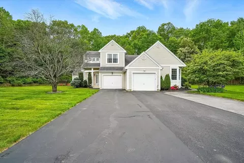 15 Eagle Dr #15, Shrewsbury, MA 01545