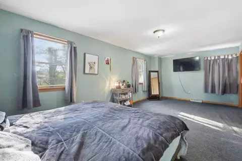 Bedroom - 108 Barre St, Springfield, MA 01119 photo 4 of 9