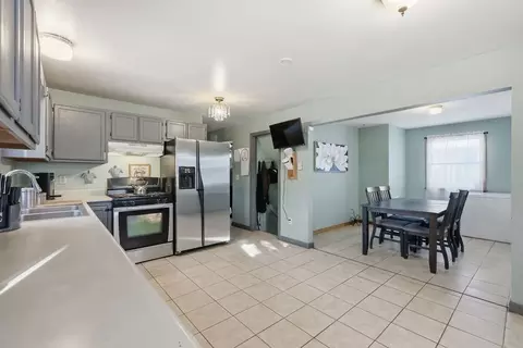 Kitchen - 108 Barre St, Springfield, MA 01119 photo 2 of 2