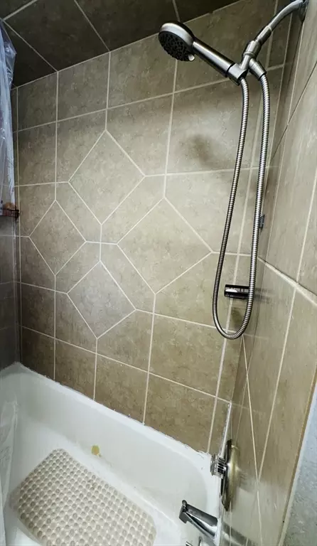 Bath - 59 Daviston St, Springfield, MA 01108 photo 2 of 2