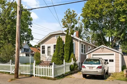 8 Plain St, Randolph, MA 02368 photo 3
