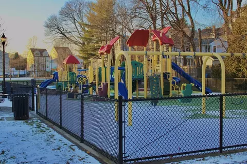 Exterior - 24 Corey St #101, Everett, MA 02149 photo 5 of 7