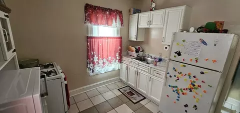 274 Pine St, Springfield, MA 01105 photo 8