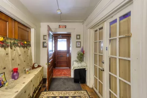 Entry Way - 60 Fruit St, Worcester, MA 01609 photo 2 of 3
