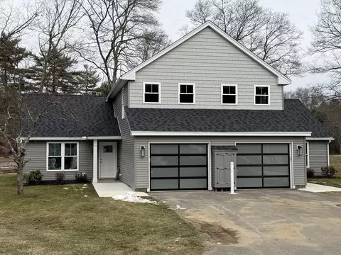 32 Barracks Rd #32, Hudson, MA 01749