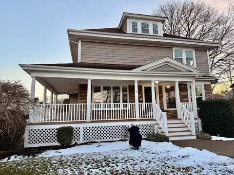1073 New Boston Rd, Fall River, MA 02720