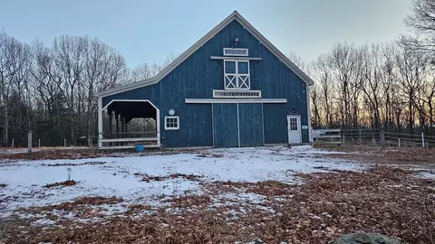 288 High St, Uxbridge, MA 01569