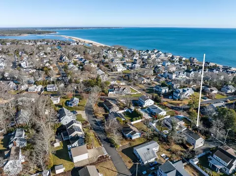 View/Area - 71 Shore Dr, Mashpee, MA 02649 photo 4 of 6