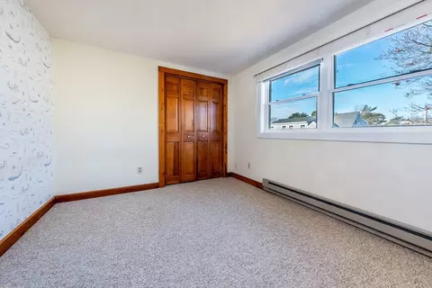 Bedroom - 71 Shore Dr, Mashpee, MA 02649 photo 3 of 4