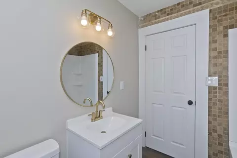 566 Broadway St, Chicopee, MA 01020 photo 23