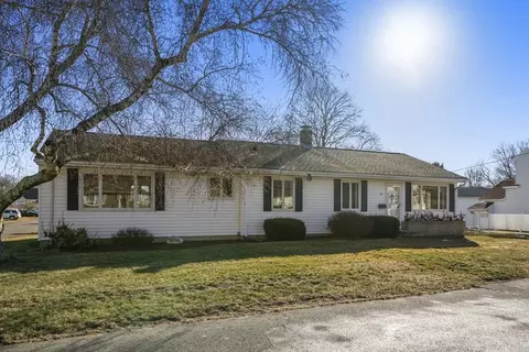 9 Whitsbourgh St, Taunton, MA 02780