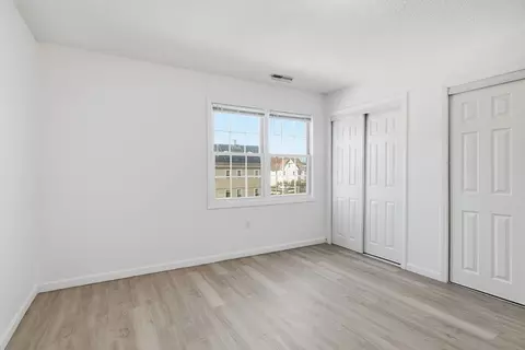 Bedroom - 59-61 Pinevale St, Springfield, MA 01151 photo 6 of 14