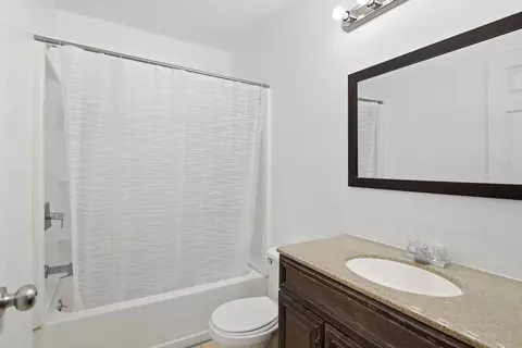 Bath - 59-61 Pinevale St, Springfield, MA 01151 photo 3 of 6