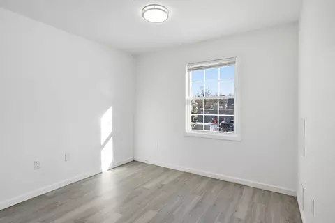 Bedroom - 59-61 Pinevale St, Springfield, MA 01151 photo 1 of 14