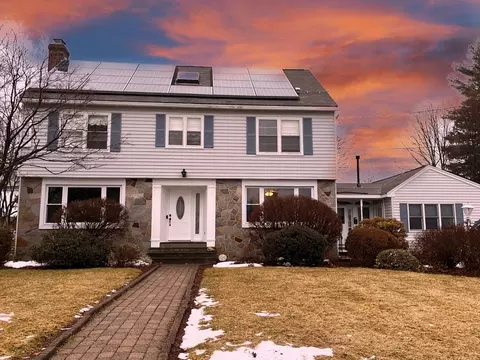 22 Berkshire St, Fitchburg, MA 01420
