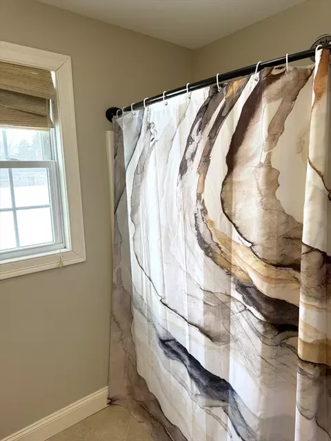 Bath - 134 Granger St, Springfield, MA 01119 photo 2 of 4