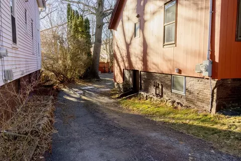 38 Park St, Webster, MA 01570 photo 5