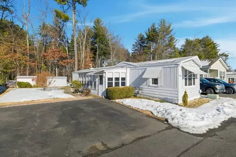42 Warfield Dr, Westfield, MA 01085
