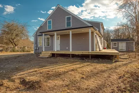 1384 Cohannet St, Taunton, MA 02780