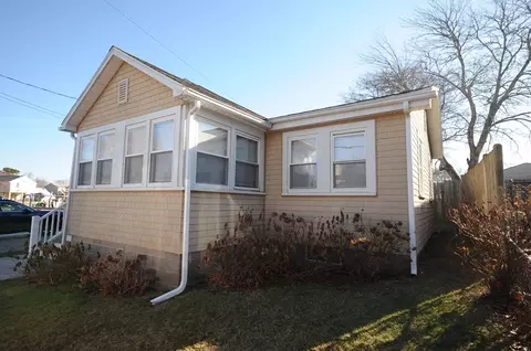 1 Circle Dr, Wareham, MA 02571