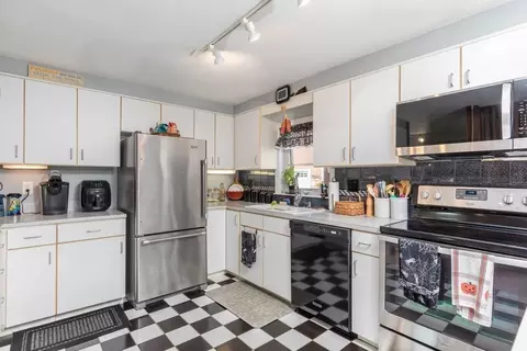 280 Stone St, Gardner, MA 01440 photo 3