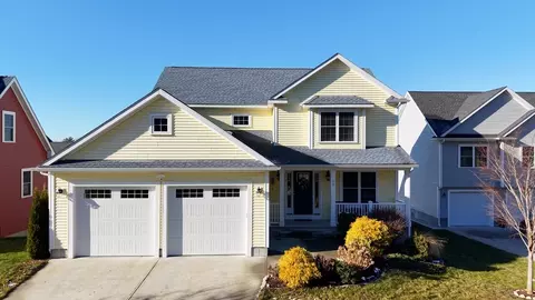 17 Carousel Ter, Dartmouth, MA 02747