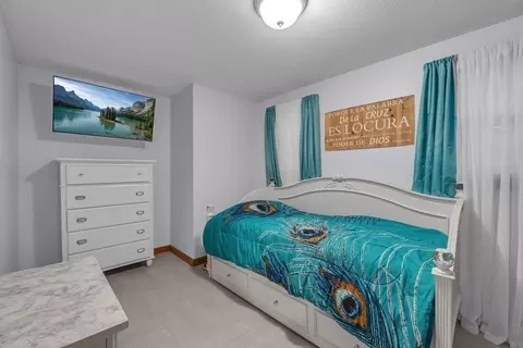 Bedroom - 17 Middlesex Ave, Worcester, MA 01604 photo 2 of 3