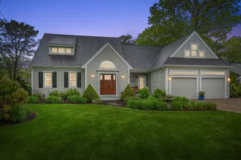 35 Bayshore Dr, Mashpee, MA 02649