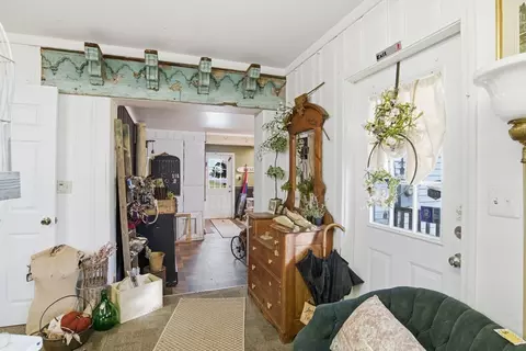 Entry Way - 148 River St, West Springfield, MA 01089 photo 5 of 7