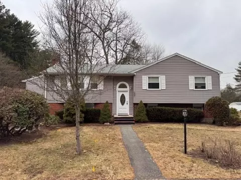 1 Willow St, Middleton, MA 01949
