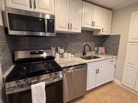 1 Willow St, Middleton, MA 01949 photo 2